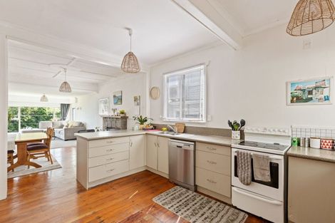 Photo of property in 383 Saint Aubyn Street, Moturoa, New Plymouth, 4310