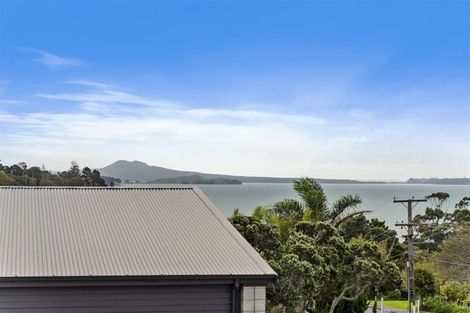 Photo of property in 136 Mellons Bay Road, Mellons Bay, Auckland, 2014