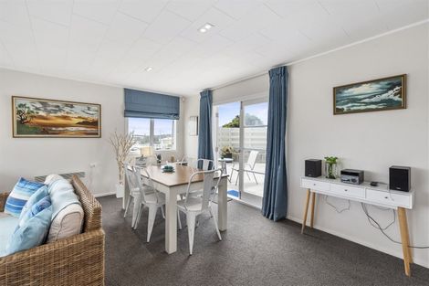 Photo of property in 35 Marine Parade South, Foxton Beach, Foxton, 4815