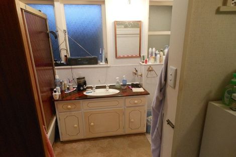 Photo of property in 21 Olivia Crescent, Tawa, Wellington, 5028