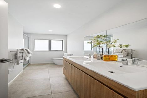 Photo of property in 41 Pohutukawa Avenue, Shelly Park, Auckland, 2014