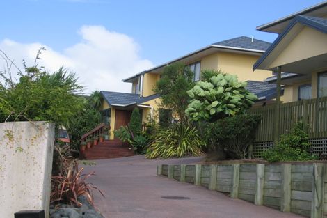 Photo of property in 1/66 Spencer Road, Pinehill, Auckland, 0632