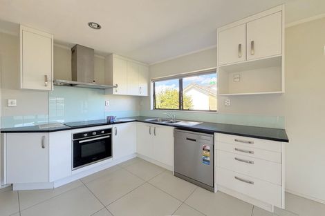 Photo of property in 25 Jay Court, Botany Downs, Auckland, 2010