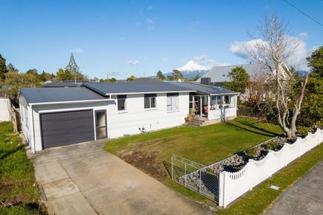 Photo of property in 17 Brookes Street, Inglewood, 4330