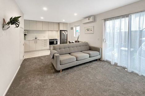 Photo of property in 8/22 Denver Avenue, Sunnyvale, Auckland, 0612