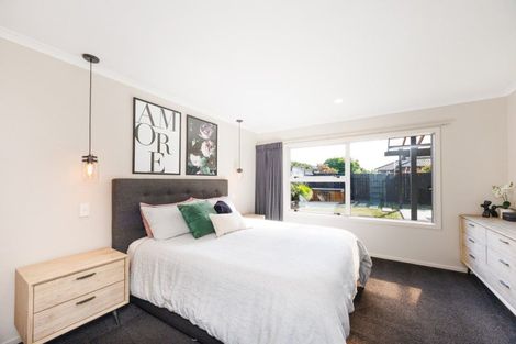Photo of property in 9 Lorenzo Place, Kelvin Grove, Palmerston North, 4414