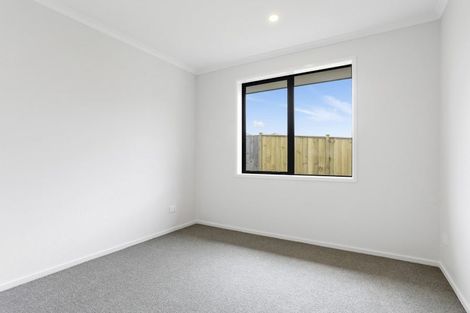 Photo of property in 4 Tahuna Minhinnick Drive, Glenbrook, 2681