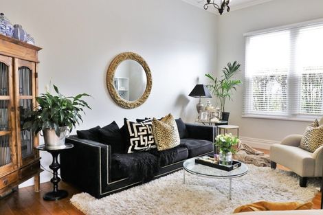 Photo of property in 128 Victoria Road, Devonport, Auckland, 0624