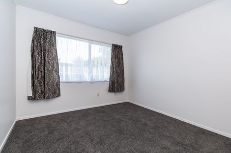 Photo of property in 17 Ti Nana Crescent, Henderson, Auckland, 0610