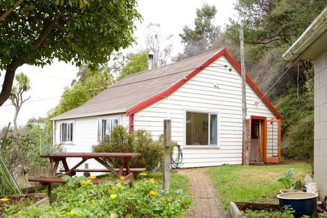 Photo of property in 55 Hawkhurst Road, Lyttelton, 8082