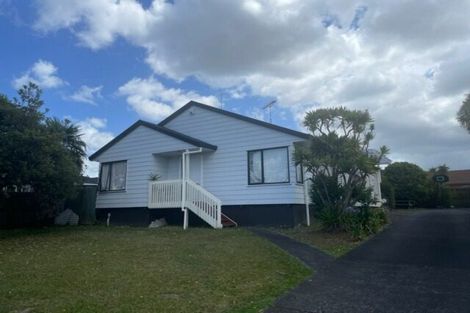 Photo of property in 42 Riverton Drive, Randwick Park, Auckland, 2105