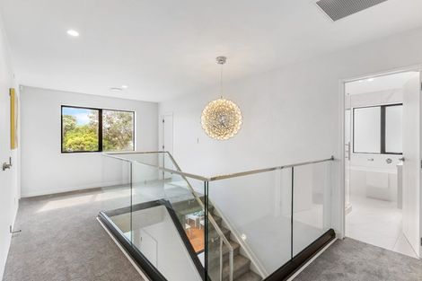 Photo of property in 17b Kathleen Street, Totara Vale, Auckland, 0627