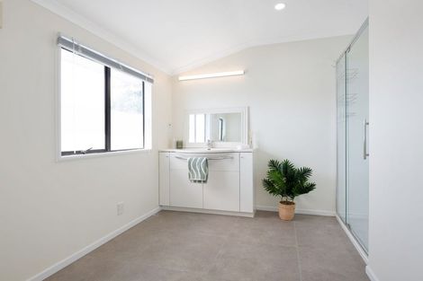 Photo of property in 3 Dennis Grove, Paraparaumu Beach, Paraparaumu, 5032