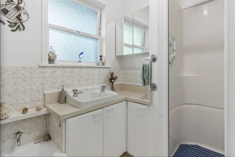 Photo of property in 7 Luke Place, Eastern Beach, Auckland, 2012