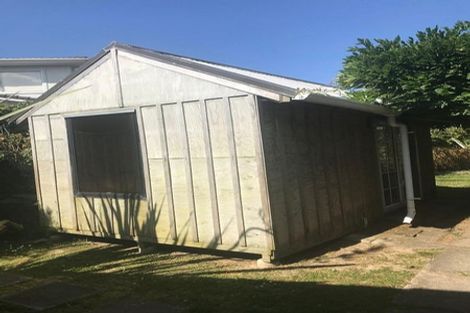 Photo of property in 2/561 Beach Road, Murrays Bay, Auckland, 0630