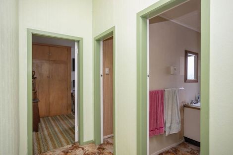 Photo of property in 10 Allardice Street, Dannevirke, 4930