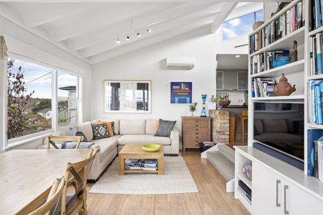 Photo of property in 1/5 Colmar Road, Mellons Bay, Auckland, 2014