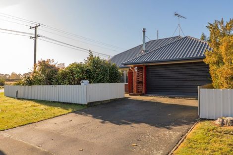 Photo of property in 1 Oakden Drive, Darfield, 7510