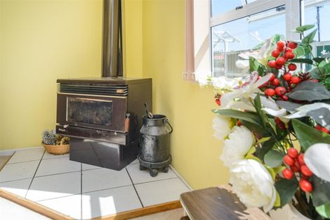 Photo of property in 20 Ross Street, Marton, 4710