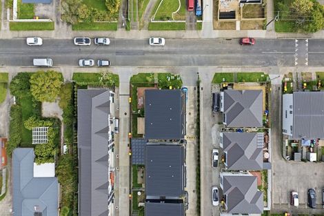 Photo of property in 2/19 Kingdale Road, Henderson, Auckland, 0610
