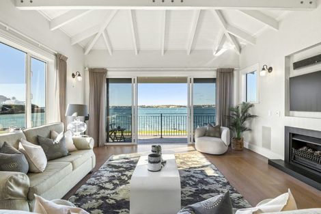 Photo of property in 49 King Edward Parade, Devonport, Auckland, 0624