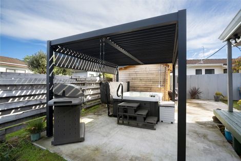 Photo of property in 14 College Place, Poike, Tauranga, 3112