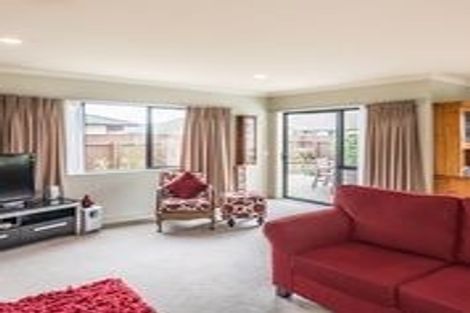 Photo of property in 5 Central Park, Paraparaumu Beach, Paraparaumu, 5032