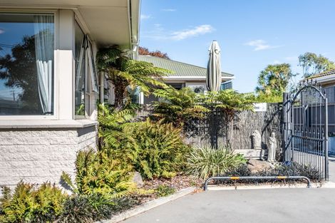 Photo of property in 14 Bideford Place, Dallington, Christchurch, 8061