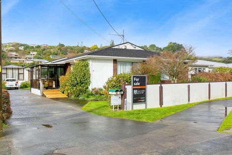 Photo of property in 42 Oxford Street, Tawa, Wellington, 5028
