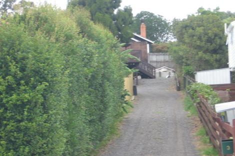 Photo of property in 3 Chivalry Road, Glenfield, Auckland, 0629