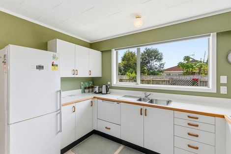 Photo of property in 48a Rewarewa Crescent, Waikanae, 5036