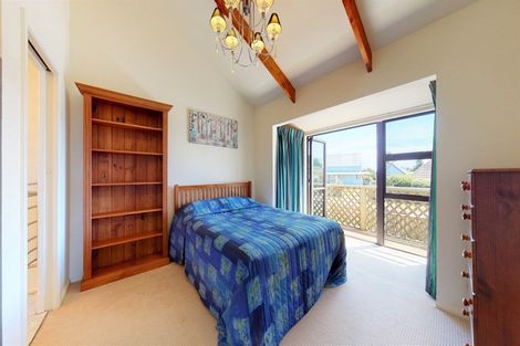 Photo of property in 4 Rangitane Grove, Waitarere Beach, Levin, 5510