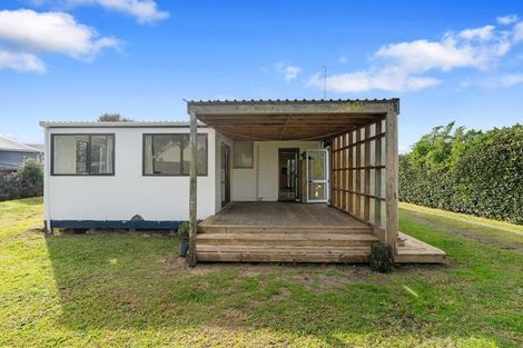 Photo of property in 3a Manuka Street, Otaki Beach, Otaki, 5512