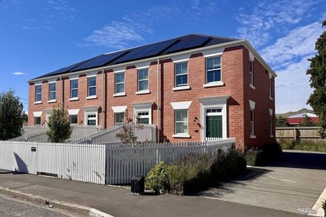 Photo of property in 30 Hargest Crescent, Saint Kilda, Dunedin, 9012