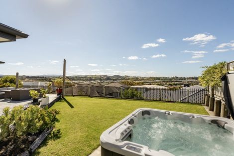 Photo of property in 21 Benmore Crescent, Pyes Pa, Tauranga, 3112