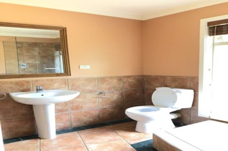 Photo of property in 268 Matua Road, Kumeu, 0891