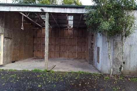 Photo of property in 400 Waitakere Road, Taupaki, Henderson, 0782