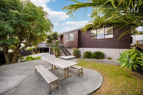Photo of property in 3b Royalty Rise, Red Beach, 0932