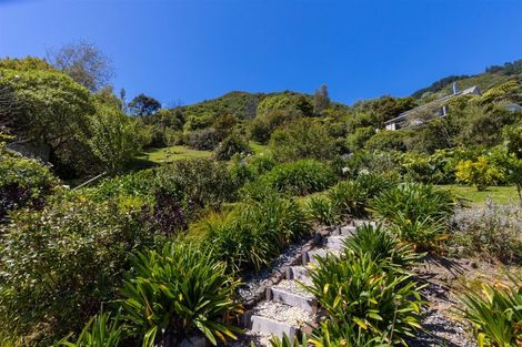 Photo of property in 4 Amelia Crescent, Waikawa, Picton, 7220