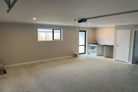 Photo of property in 2 Tahuna Minhinnick Drive, Glenbrook, 2681