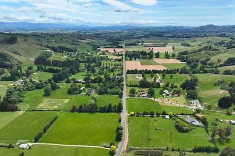 Photo of property in 1745b Longbush Road, Longbush, 5884