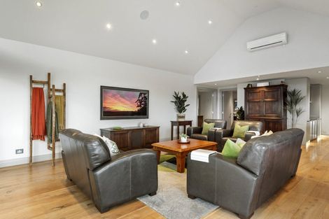 Photo of property in 255 Clifton Road, Whitford, Howick, 2571