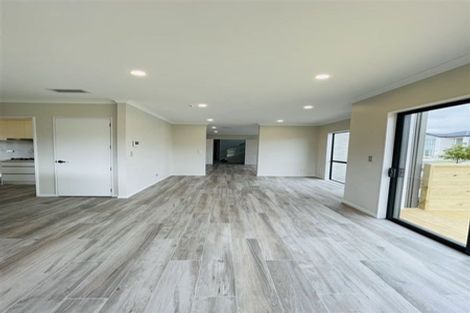 Photo of property in 111 Valderama Drive, Flat Bush, Auckland, 2019