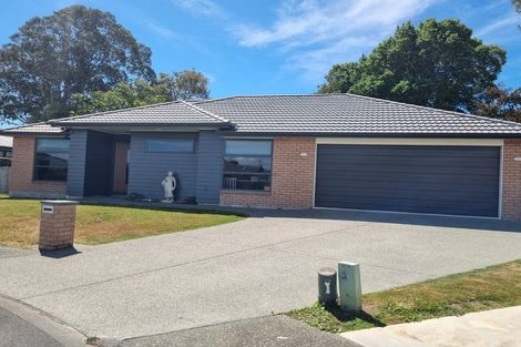 Photo of property in 5 Angus Place, Carterton, 5713