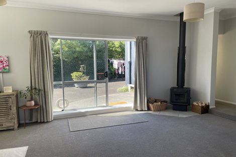 Photo of property in 19 Park Road, Carterton, 5713