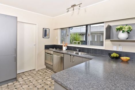 Photo of property in 1 Burwood Place, Silverdale, Hamilton, 3216