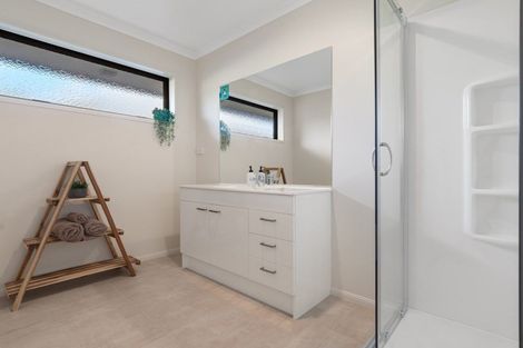 Photo of property in 19 Inglewood Place, Bethlehem, Tauranga, 3110