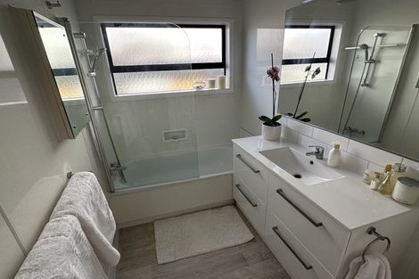 Photo of property in 31 Arkles Strand, Arkles Bay, Whangaparaoa, 0932