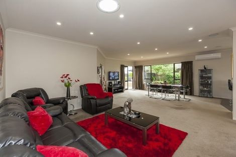 Photo of property in 22 Georgia Grove, Paraparaumu, 5032
