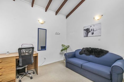 Photo of property in 1/22 Bronzewing Terrace, Unsworth Heights, Auckland, 0632